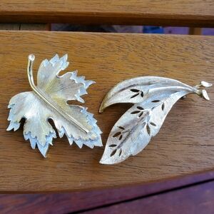 Set Of 2 Vintage Brooches
